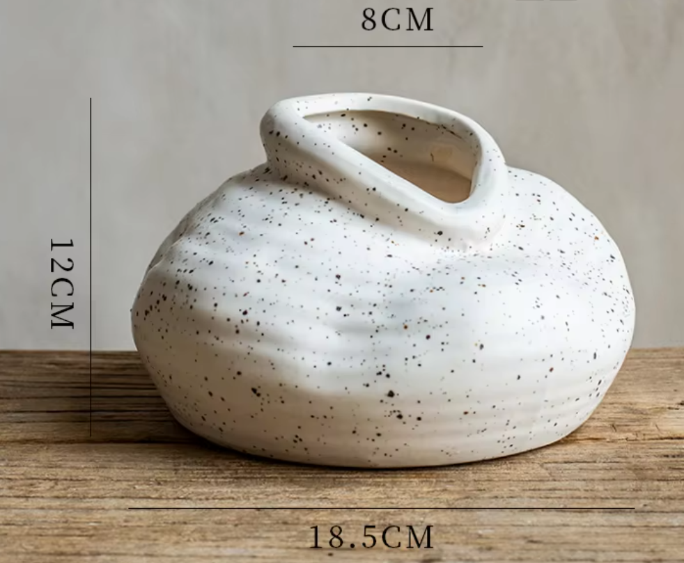 Tidak Irregular Vase