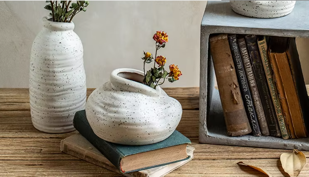 Tidak Irregular Vase